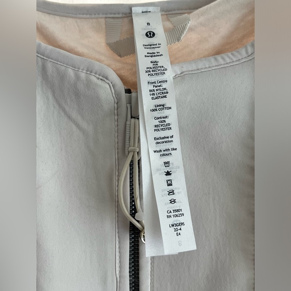 Lululemon coat - Picture 5 of 5